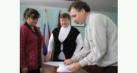 Счетная комиссия подсчитывает голоса