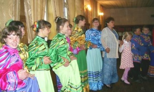 «Вдоль по хороводу»